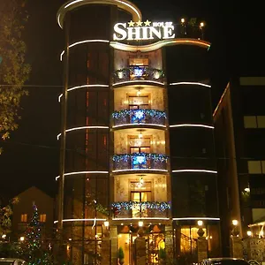 Shine House Отель